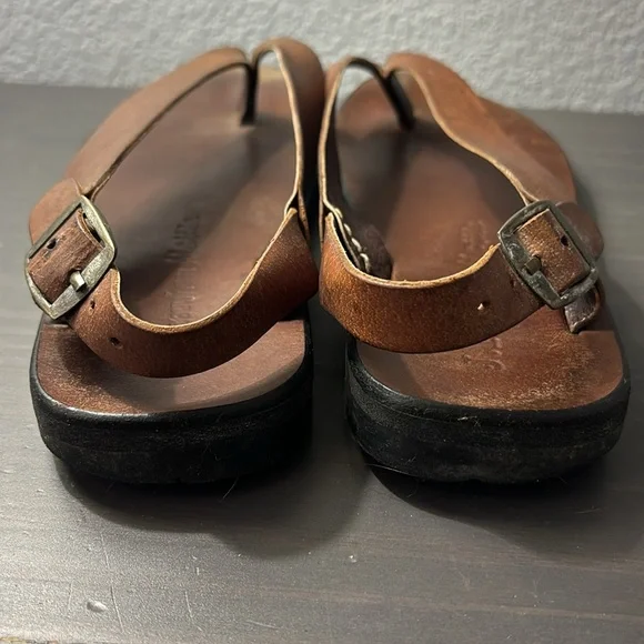 Brown leather sandals - Picture 9 of 12